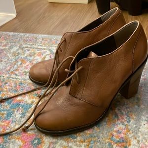 Banana Republic brown leather booties